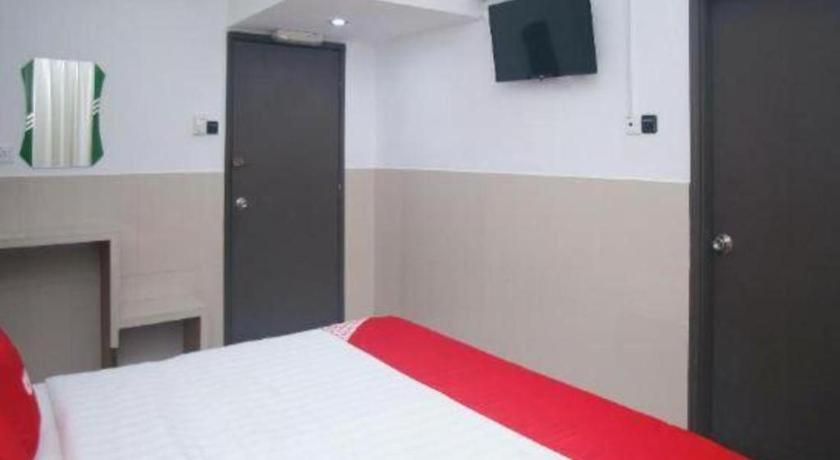 Oyo 89851 Leila Hotel Sandakan Exterior foto
