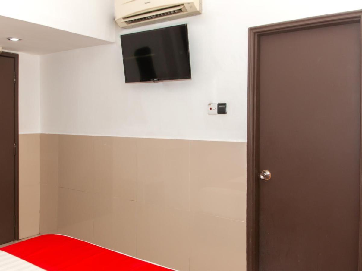 Oyo 89851 Leila Hotel Sandakan Exterior foto